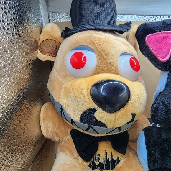 Five Nights at Freddy's Plush Lot Fazbear Wolf Chica Roxanne Montgomery -Window - Picture 6 of 9